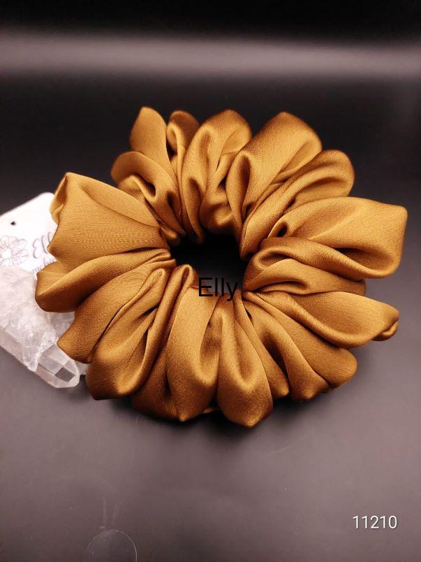 Zlaté odstíny scrunchies