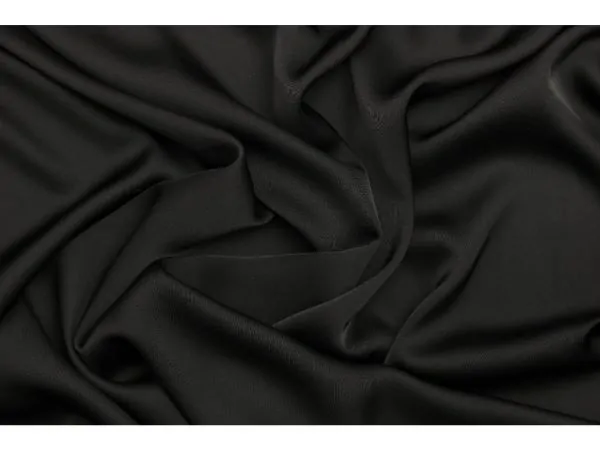 Silky černá