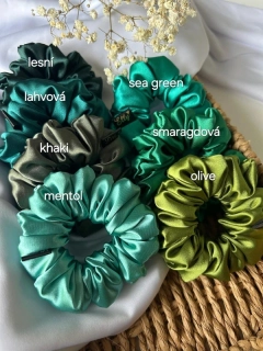 Zelené odstíny scrunchies